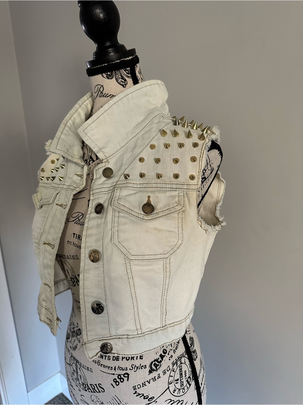 Studded Cream Sleeveless Denim Crop Shirt